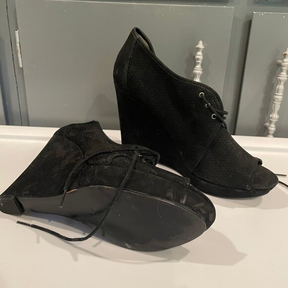 ROSEGOLD - Black heeled lace-up wedge boots (US 9) - Picture 5 of 5